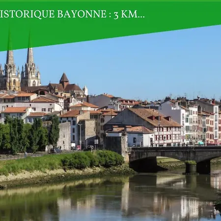 Ideal Pied A Terre Fetes De Bayonne - Quartier Calme - Proche Arenes De Bayonne - 10min Bayonne En Bus - 30 Min Bayonne A Pied - Transports A Proximite - Parking Prive Apartment