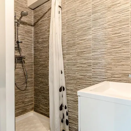 Apartment Ideal Pied A Terre Fetes De Bayonne - Quartier Calme - Proche Arenes De Bayonne - 10min Bayonne En Bus - 30 Min Bayonne A Pied - Transports A Proximite - Parking Prive